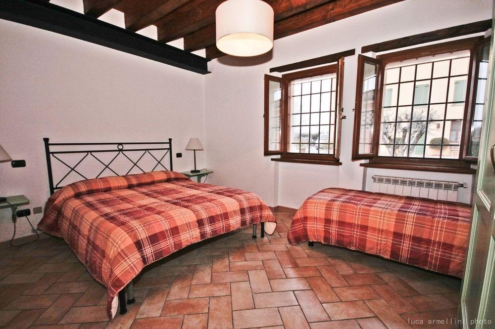 ヴォルタ・マントヴァーナAgriturismo Cascina Boschiアパートメント エクステリア 写真