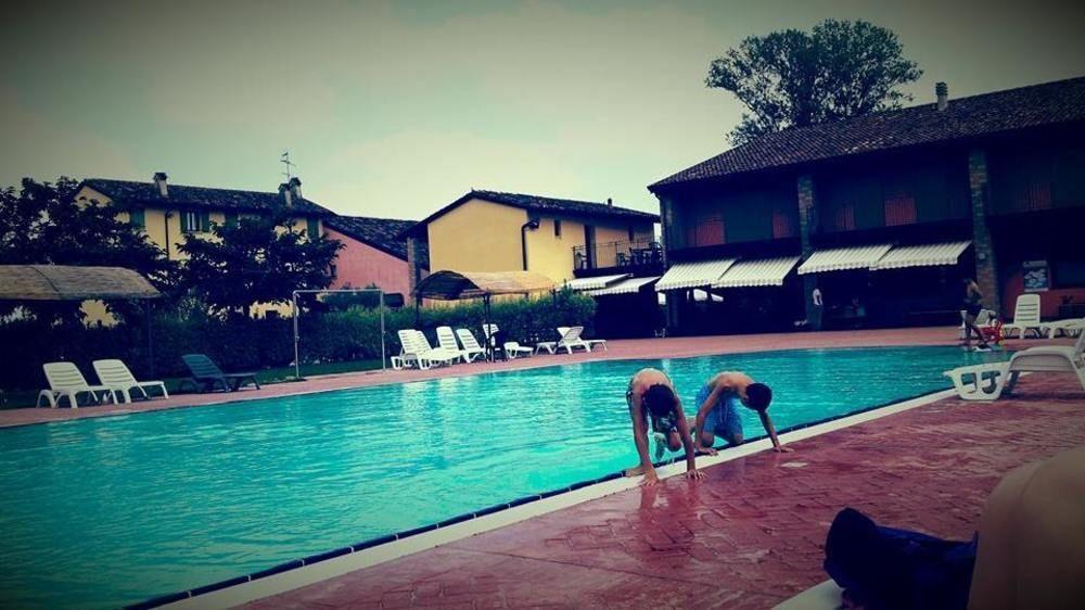 ヴォルタ・マントヴァーナAgriturismo Cascina Boschiアパートメント エクステリア 写真